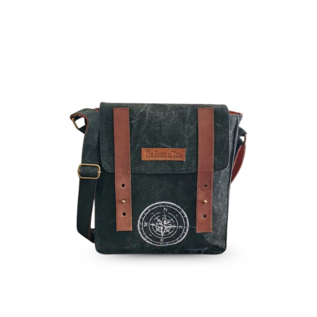 Black Unisex Compact Messenger Bag for Everyday Use 188